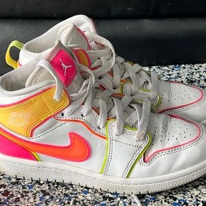 2020 Nike mid glow